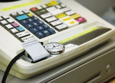 日商調査 軽減税率制度のレジ対応「未着手」が4割