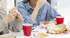 国税庁 軽減税率のQ&A改訂 ハンバーガーのおもちゃセットは?